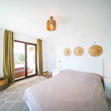 Stunning In With Jacuzzi 4* Bodrum